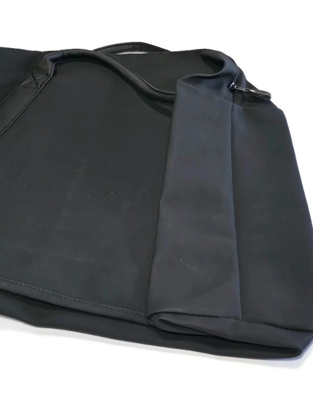 Liz Claiborne Black and Blue Travel Tote with Front Pocket